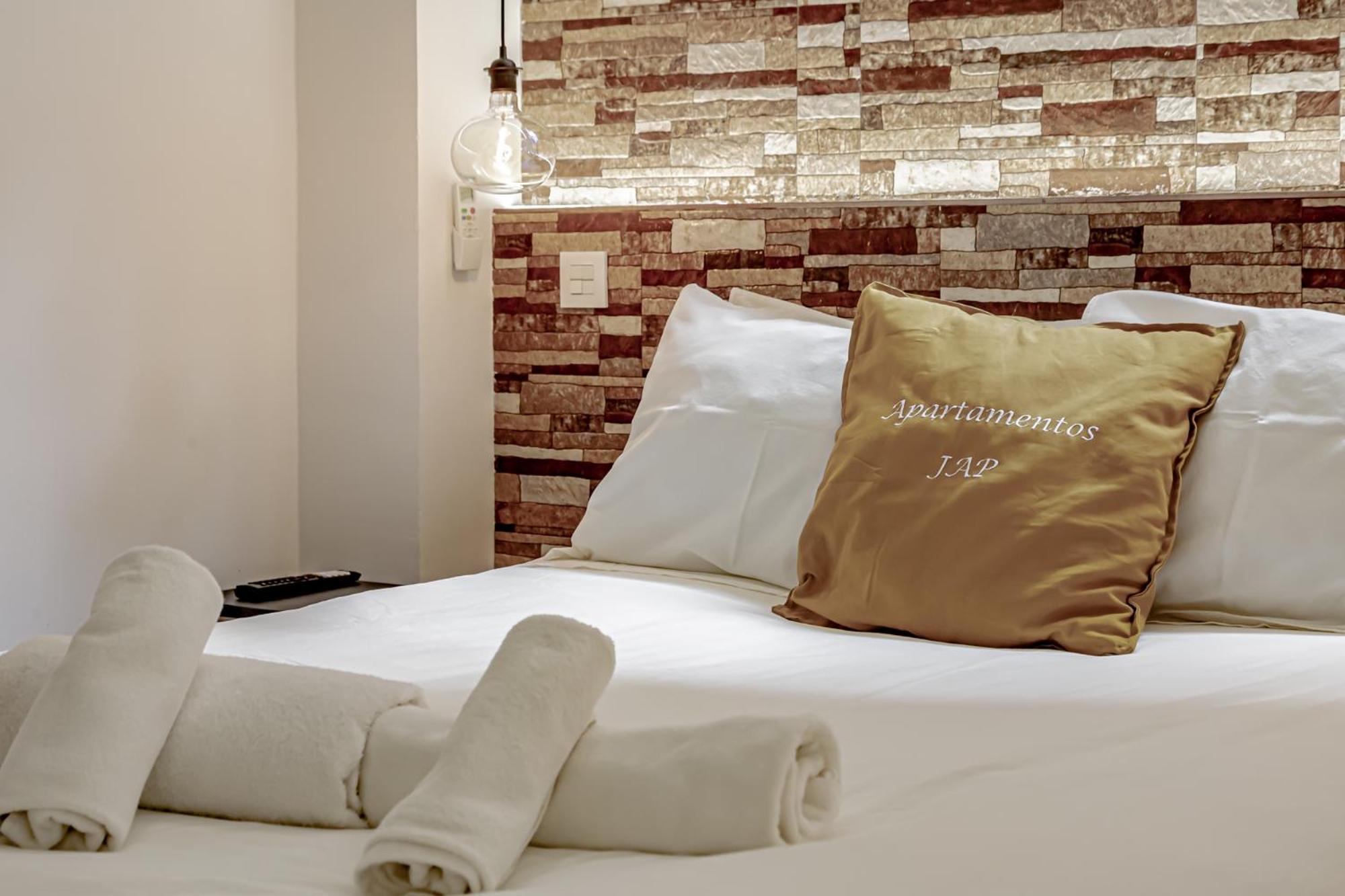Apartamentos Santiago Cordero 马德里 外观 照片